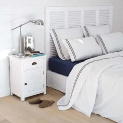 Maisons Du Monde Tables De Chevet Table De Chevet 1 Tiroir Blanche 11 Maisons Du Monde Tables De Chevet Table De Chevet 1 Tiroir Blanche -SURMATELAS Soldes table de chevet 1 tiroir blanche 1000 16 8 110380 2