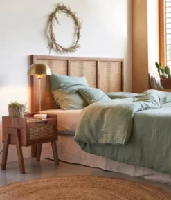 Maisons Du Monde Tables De Chevet Table De Chevet 1 Tiroir En Bois D'acacia Massif Et Cannage En Rotin -SURMATELAS Soldes table de chevet 1 tiroir en bois d acacia massif et cannage en rotin 1000 16 17 217276 4