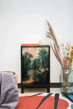 RNT By Really Nice Things Tables De Chevet Table De Chevet En Pin Massif Avec Imprimé Tropical Jungle. -SURMATELAS Soldes table de chevet en pin massif avec imprime tropical jungle 2