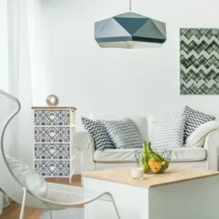 Mobili Rebecca Tables De Chevet Table De Chevet Majolique Avec 3 Tiroirs En Bois Brun Et Bleu Et Blanc -SURMATELAS Soldes table de chevet majolique avec 3 tiroirs en bois brun et bleu et blanc 1