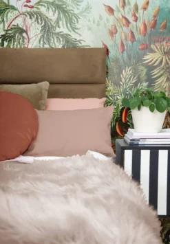 RNT By Really Nice Things Têtes De Lit Tête De Lit En Contreplaqué Et Velours Couleur Terre. -SURMATELAS Soldes tete de lit en contreplaque et velours couleur terre 5