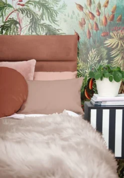 RNT By Really Nice Things Têtes De Lit Tête De Lit En Contreplaqué Et Velours Couleur Terre Cuite. -SURMATELAS Soldes tete de lit en contreplaque et velours couleur terre cuite 1