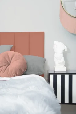 RNT By Really Nice Things Têtes De Lit Tête De Lit En Contreplaqué Et Velours En Couleur Terre Cuite. -SURMATELAS Soldes tete de lit en contreplaque et velours en couleur terre cuite 1